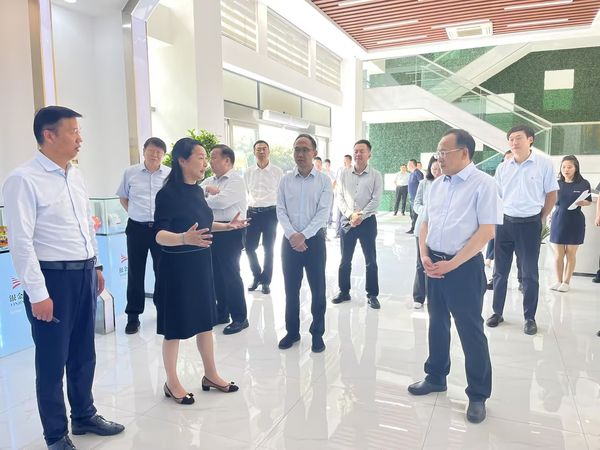 新鄉(xiāng)市主要領導持續(xù)關心幫助銀金達培育壯大新質生產力